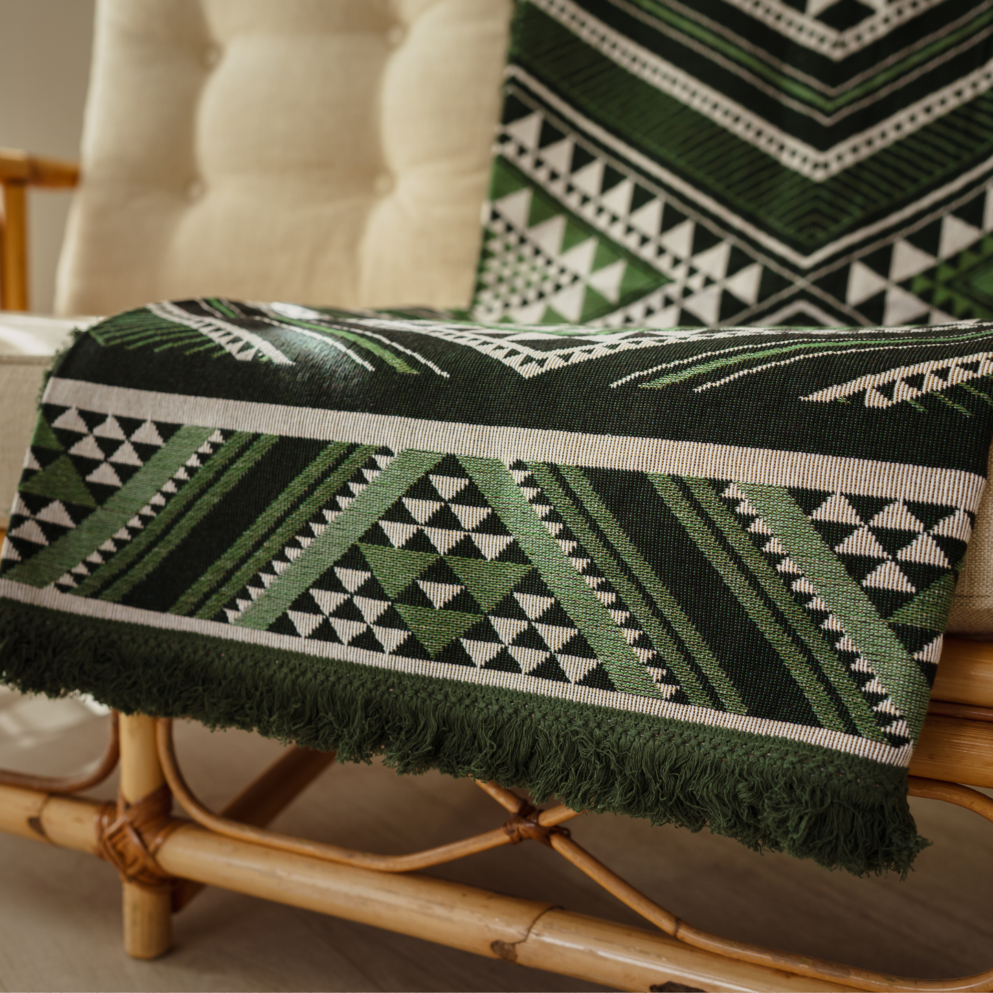 
                  
                    Mahana Throw - Ponga
                  
                