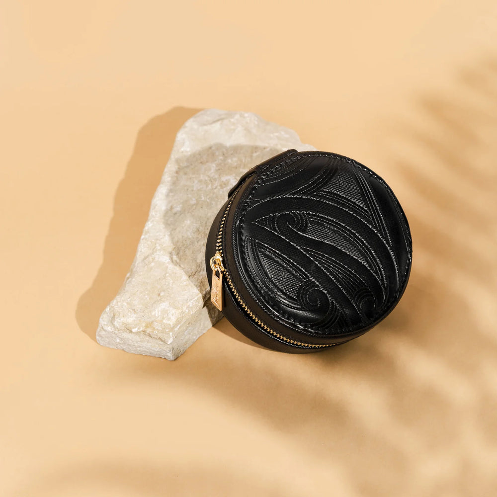 Mangōpare Tāonga Case (Black) - Rerehua Boutique